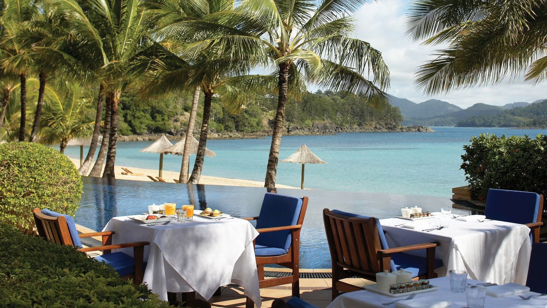 Beach Club - poolside dining
