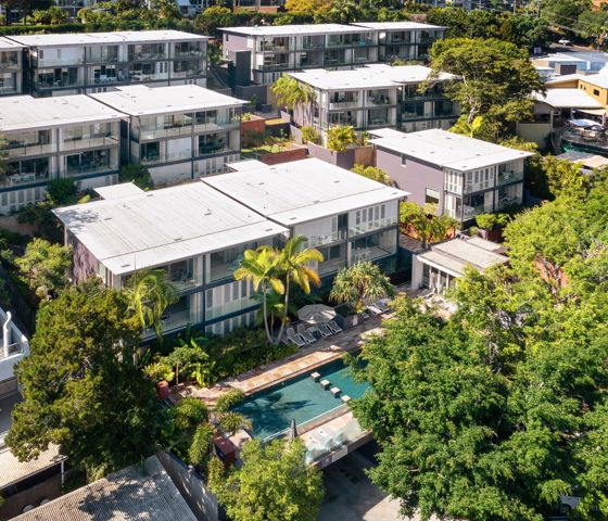 The rise Noosa exterior & pool